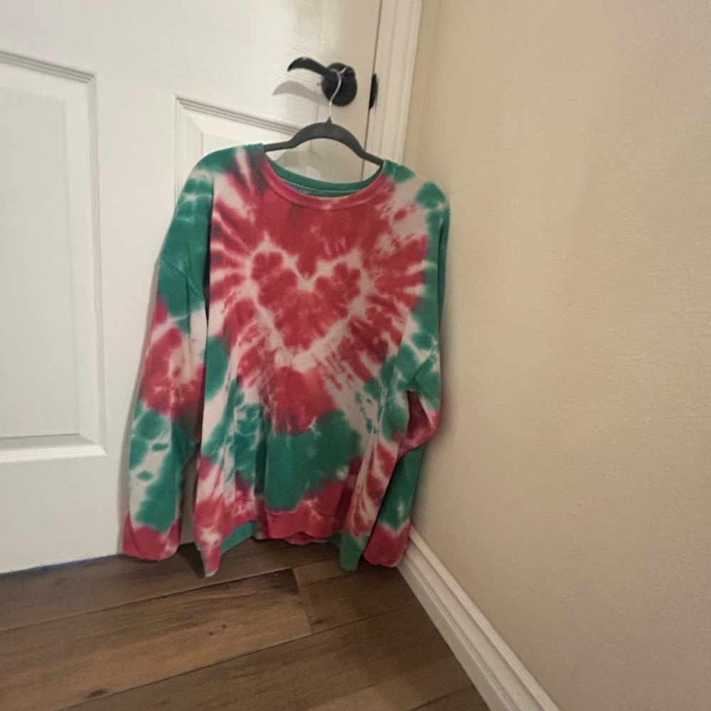 Urban Outfitters Pink and Green Heart Tie Dye Crewneck